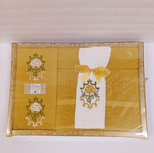 NEW Vintage Royal Terry USA Cotton Embroidered Towel Ensemble Harvest Gold
